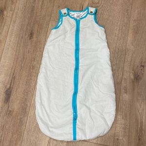 Baby Dee Dee sleep nest